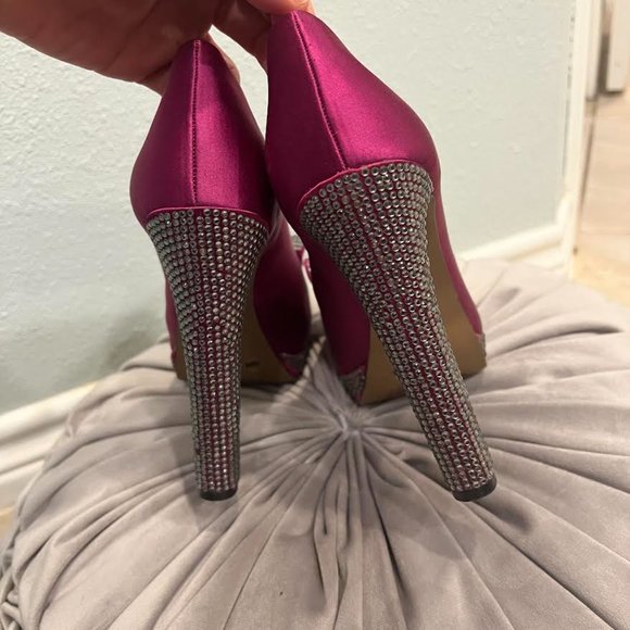 Vince Camuto Magenta rhinestone bow platform heels - Picture 4 of 14